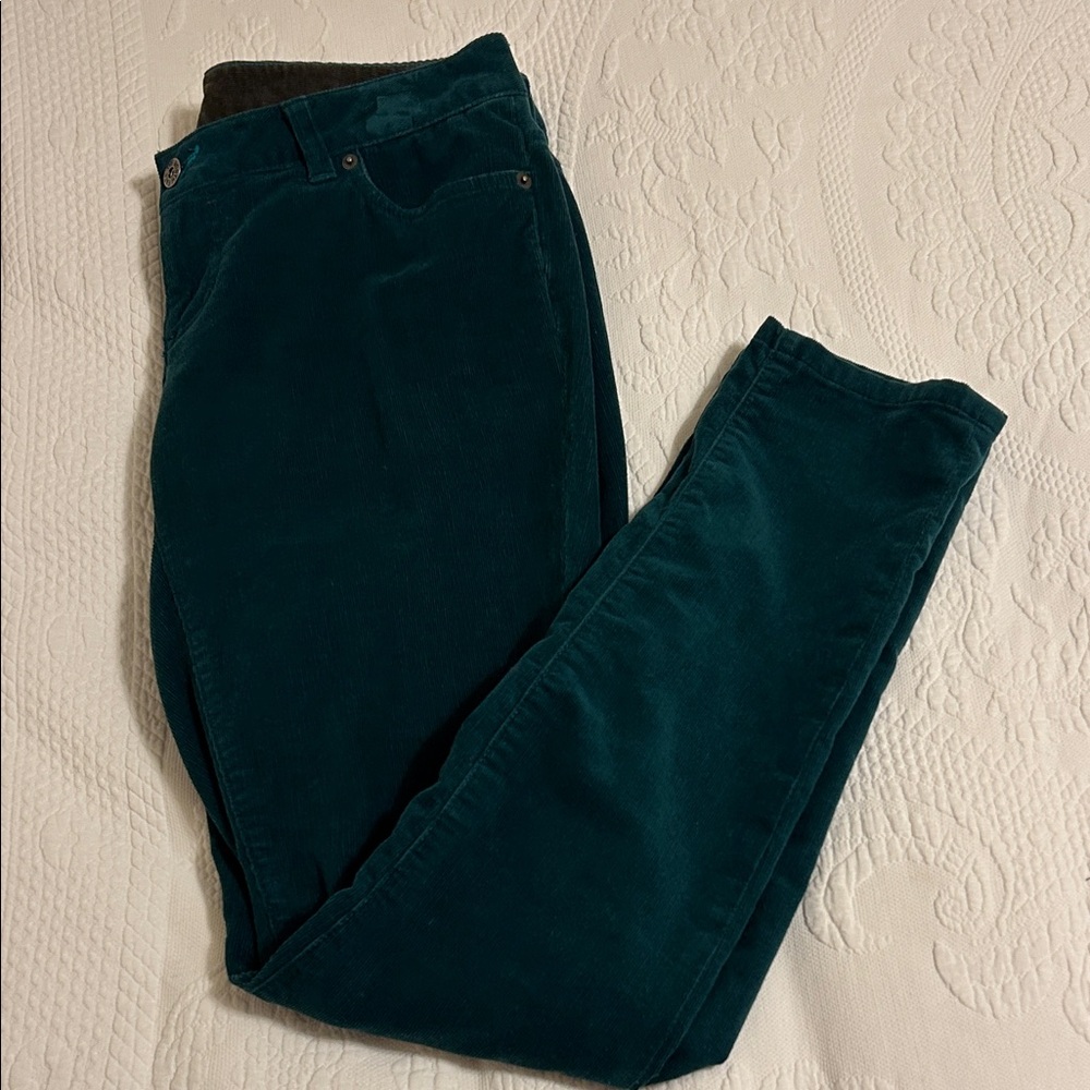 The North Face Women's green corduroy Jeans
